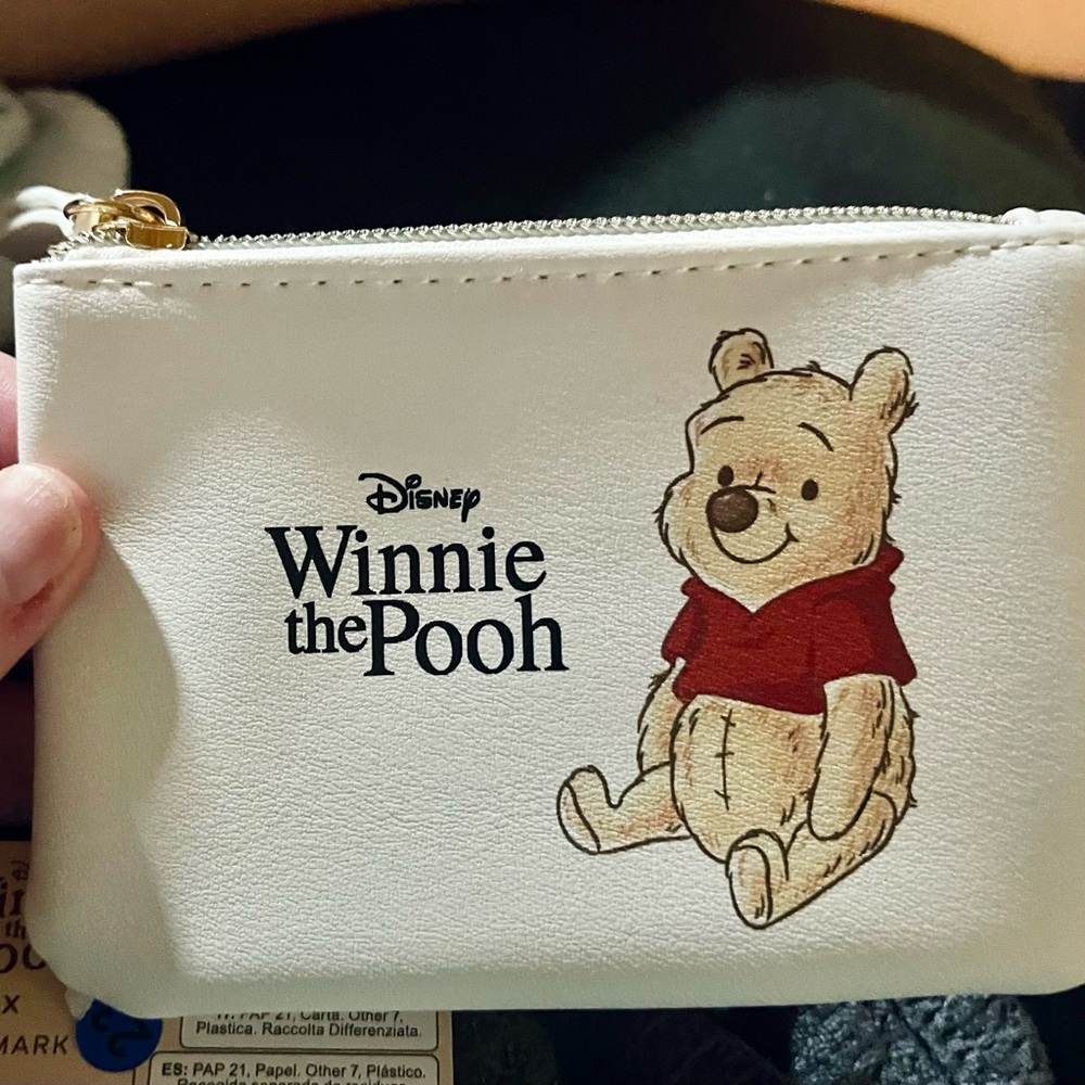 Disney White and Red Winnie the Pooh Wallet Coin Purse NWT